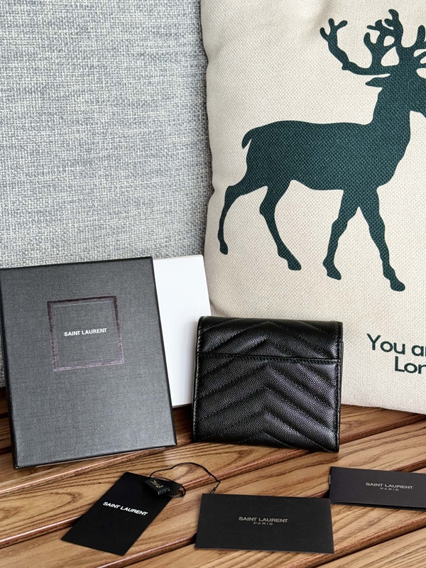 イヴサンローラン財布背面デザイン